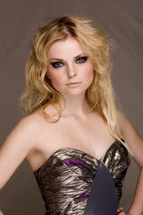 Izabella Miko