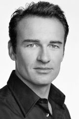 Julian McMahon