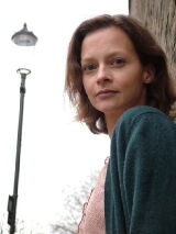Julie Cox
