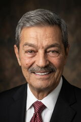 Kadir İnanır