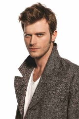 Kıvanç Tatlıtuğ