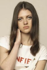 Lara Peake