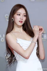 Lee Sung-kyung