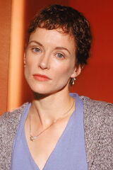Leslie Hope