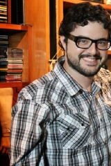 L.G. Bayão