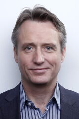 Linus Roache