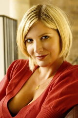 Lisa Faulkner