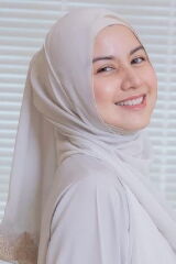 Lisa Surihani