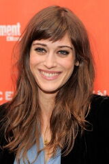 Lizzy Caplan
