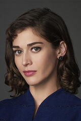 Lizzy Caplan