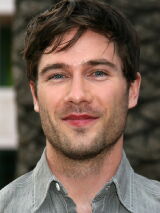 Luke Macfarlane