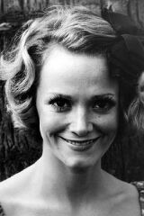 Lynne Marta