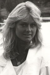 Mary Stavin
