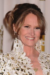 Melissa Leo