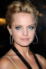 Mena Suvari