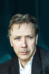 Mikael Persbrandt