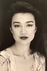 Ming-Na Wen