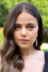 Molly Gordon