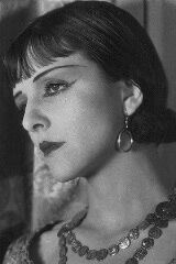 Mona Maris