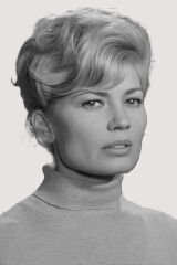 Nadia Sanders