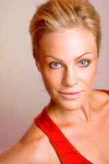 Nicolette Hart