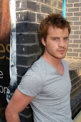 Robert Kazinsky
