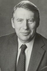 Robert MacNeil