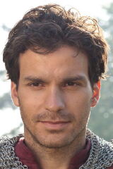 Santiago Cabrera
