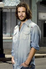Santiago Cabrera
