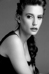 Serenay Sarıkaya