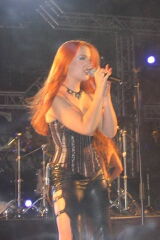 Simone Simons