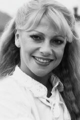 Stephanie Lawrence