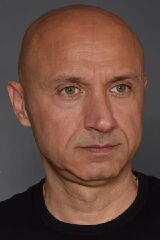 Suat Güzey
