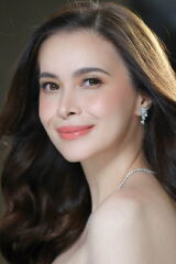 Sunshine Cruz