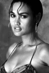 Tia Carrere