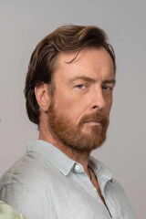 Toby Stephens
