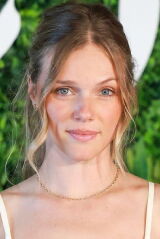 Tracy Spiridakos