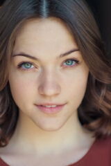 Violett Beane