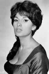 Yvonne Romain