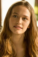 Zoe Graham