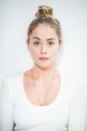 Elke Shari Van Den Broeck