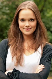 Emilia Schüle