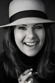 Eva Almos