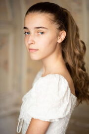 Lola Höller