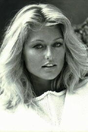 Mary Stavin