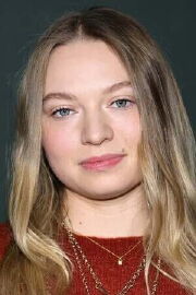 Mia Threapleton
