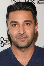 Pej Vahdat