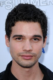 Steven Strait