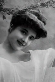 Yvonne maëlec