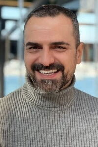 Alireza Ara